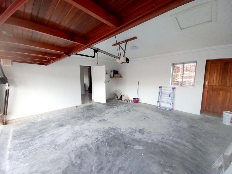 5 Bedroom Property for Sale in Vergesig Western Cape